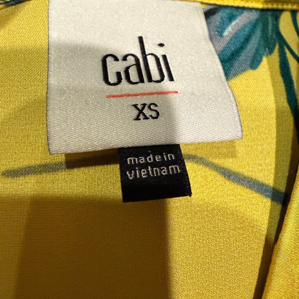 Cabi Complete Top 6730 Yellow Floral Sleeveless V-Neck Blouse XS Spring 2024 EUC - Picture 3 of 7